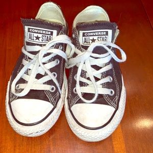 Kids low top converse